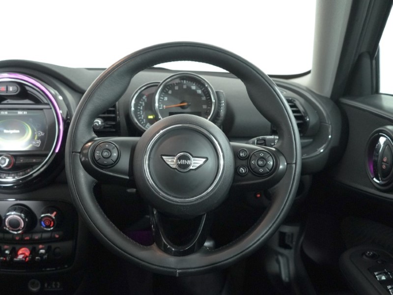2017 (17) MINI CLUBMAN 1.5 Cooper 6dr Auto 5098721