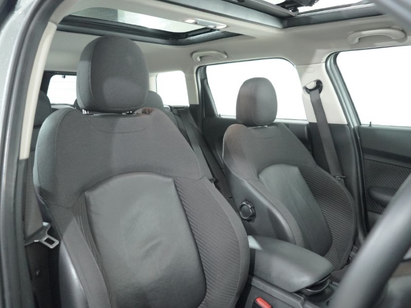 2017 (17) MINI CLUBMAN 1.5 Cooper 6dr Auto 5098724