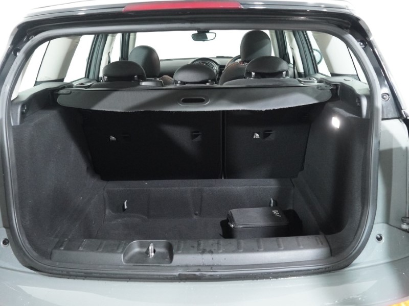 2017 (17) MINI CLUBMAN 1.5 Cooper 6dr Auto 5098714