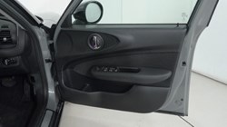 2017 (17) MINI CLUBMAN 1.5 Cooper 6dr Auto 5098728