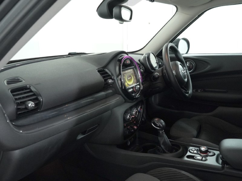 2017 (17) MINI CLUBMAN 1.5 Cooper 6dr Auto 5098716