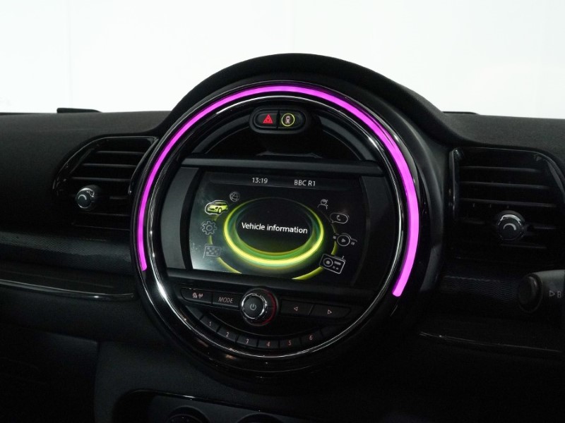 2017 (17) MINI CLUBMAN 1.5 Cooper 6dr Auto 5098739