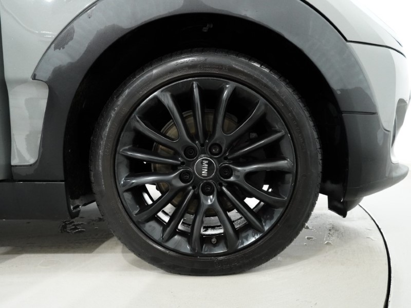 2017 (17) MINI CLUBMAN 1.5 Cooper 6dr Auto 5098726