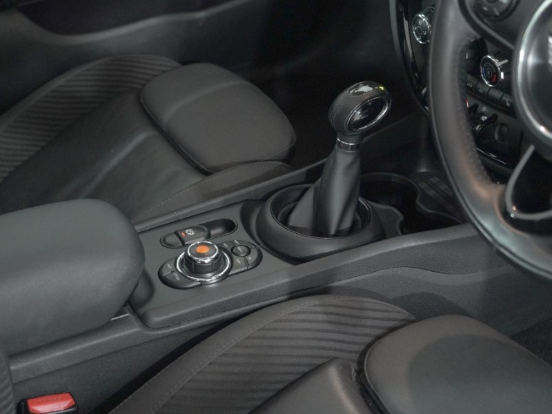 2017 (17) MINI CLUBMAN 1.5 Cooper 6dr Auto 5098731