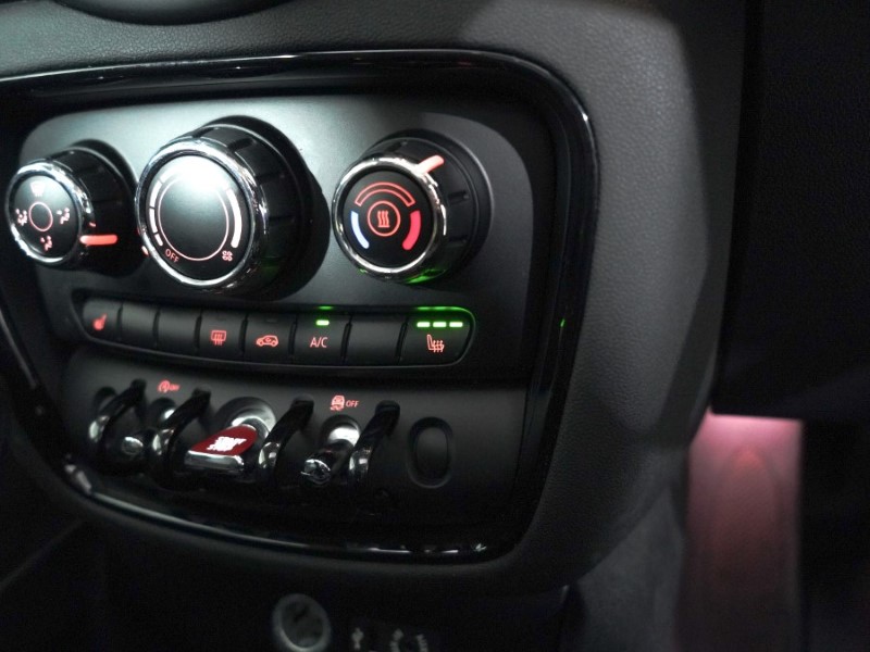 2017 (17) MINI CLUBMAN 1.5 Cooper 6dr Auto 5098732