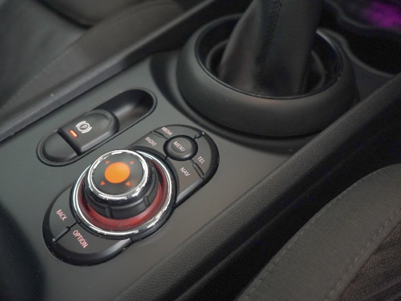 2017 (17) MINI CLUBMAN 1.5 Cooper 6dr Auto 5098735