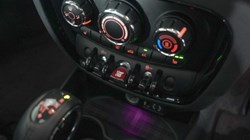 2017 (17) MINI CLUBMAN 1.5 Cooper 6dr Auto 5098733