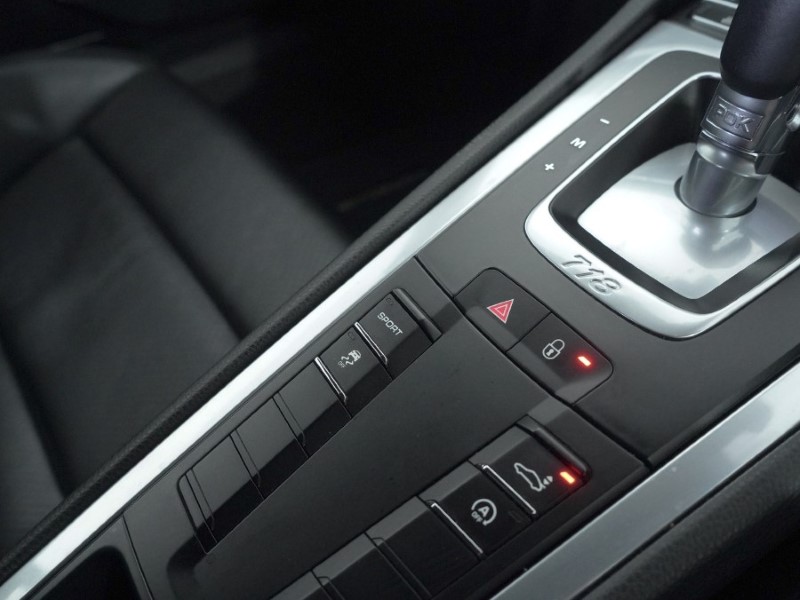 2018 (67) PORSCHE CAYMAN 2.0 2dr PDK 5094333