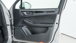 2019 (68) PORSCHE MACAN 5dr PDK 5103704