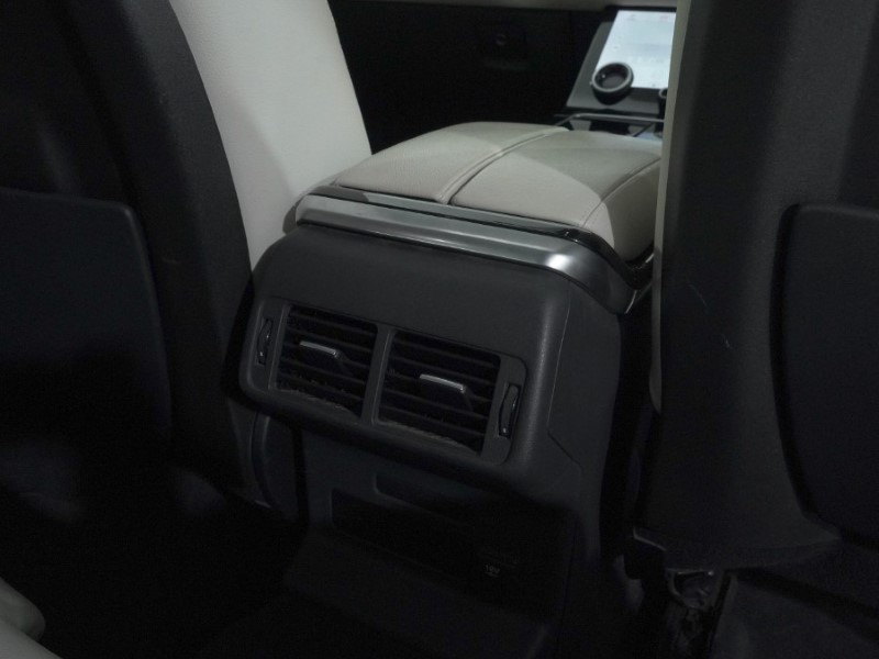 2017 (67) LAND ROVER RANGE ROVER VELAR 2.0 D240 R-Dynamic SE 5dr Auto 5104152