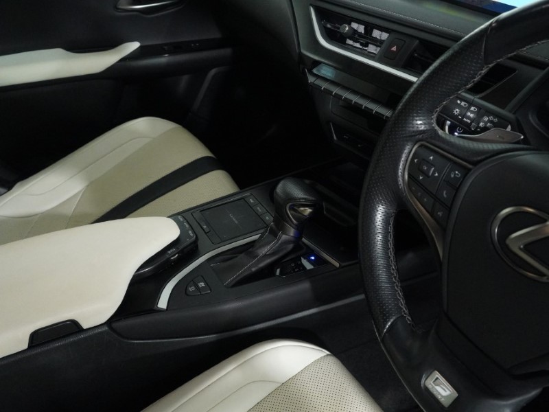 2022 (22) LEXUS UX 250h 2.0 F-Sport 5dr CVT [Nav] 5145898