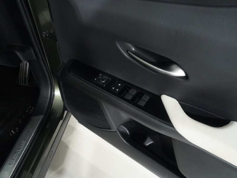 2022 (22) LEXUS UX 250h 2.0 F-Sport 5dr CVT [Nav] 5145894