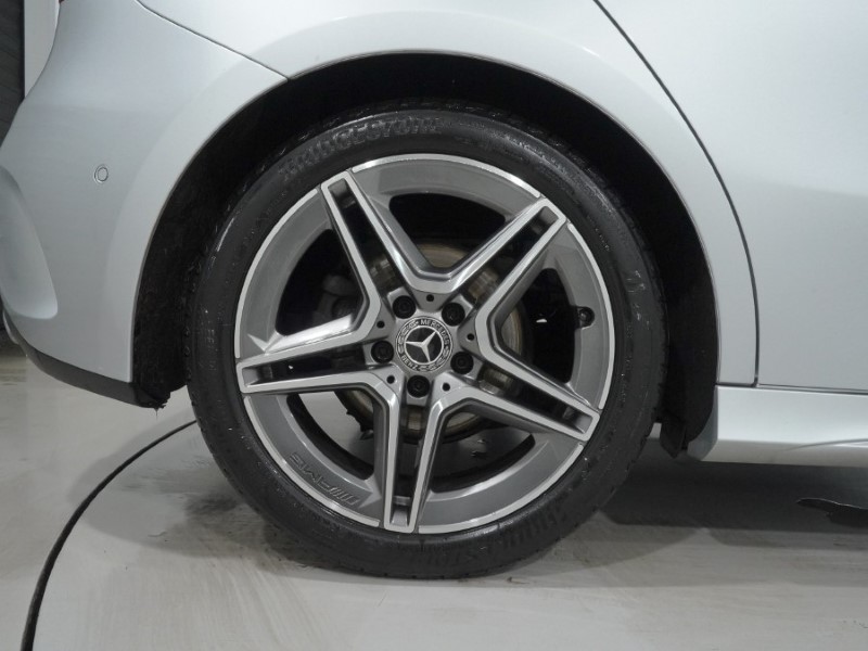 2020 (70) MERCEDES-BENZ A CLASS A180d AMG Line Premium Plus 5dr Auto 5135597