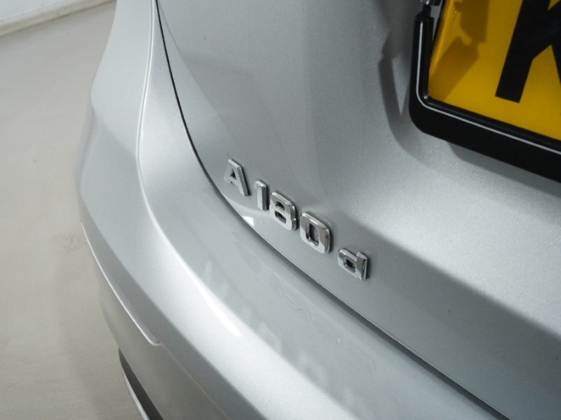 2020 (70) MERCEDES-BENZ A CLASS A180d AMG Line Premium Plus 5dr Auto 5135584