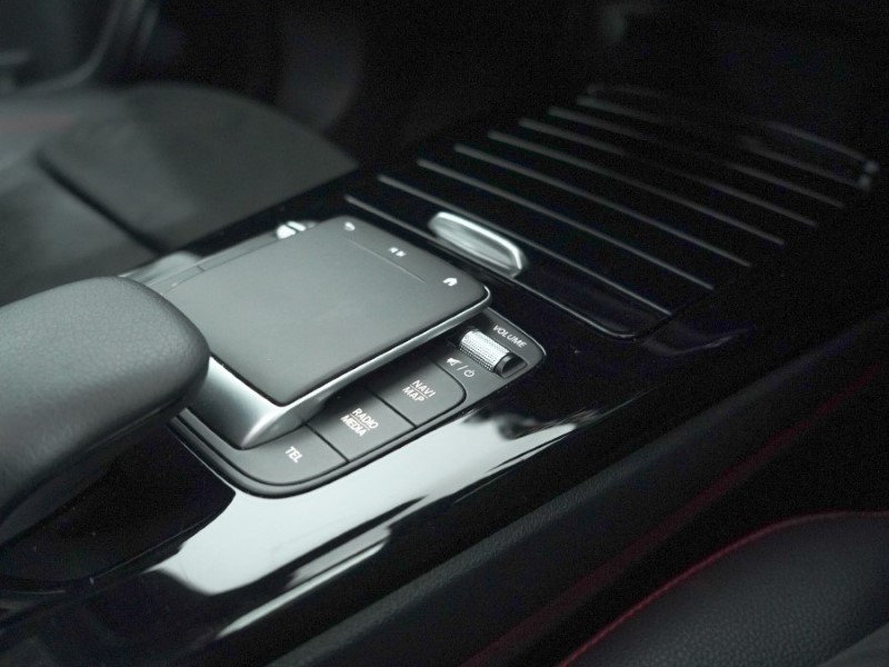 2020 (70) MERCEDES-BENZ A CLASS A180d AMG Line Premium Plus 5dr Auto 5135609