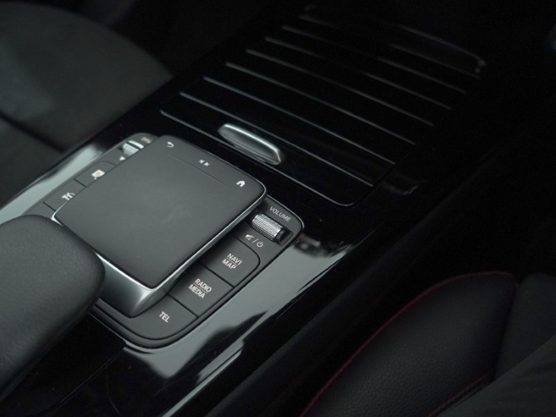 2020 (70) MERCEDES-BENZ A CLASS A180d AMG Line Premium Plus 5dr Auto 5135608