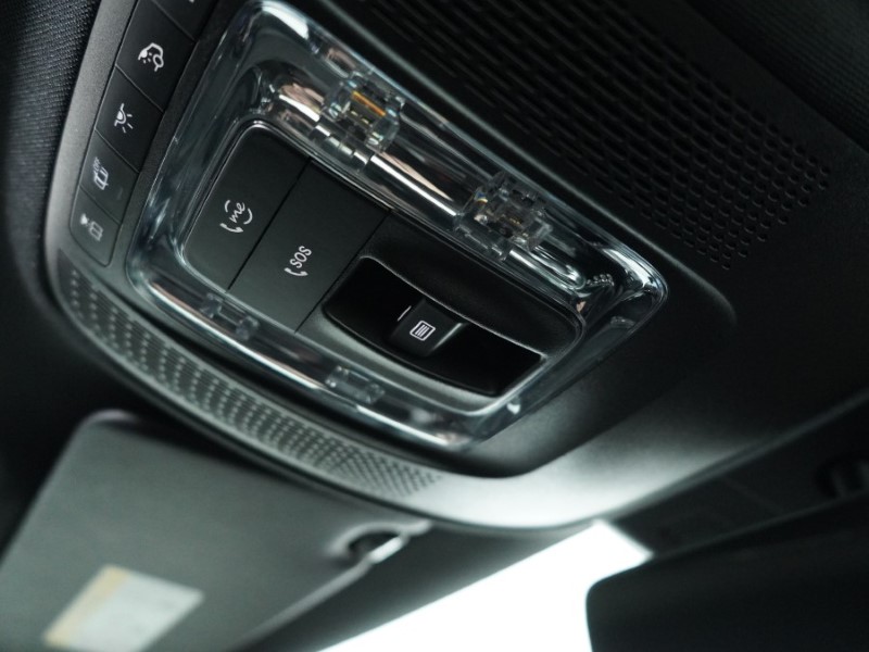 2020 (70) MERCEDES-BENZ A CLASS A180d AMG Line Premium Plus 5dr Auto 5135621