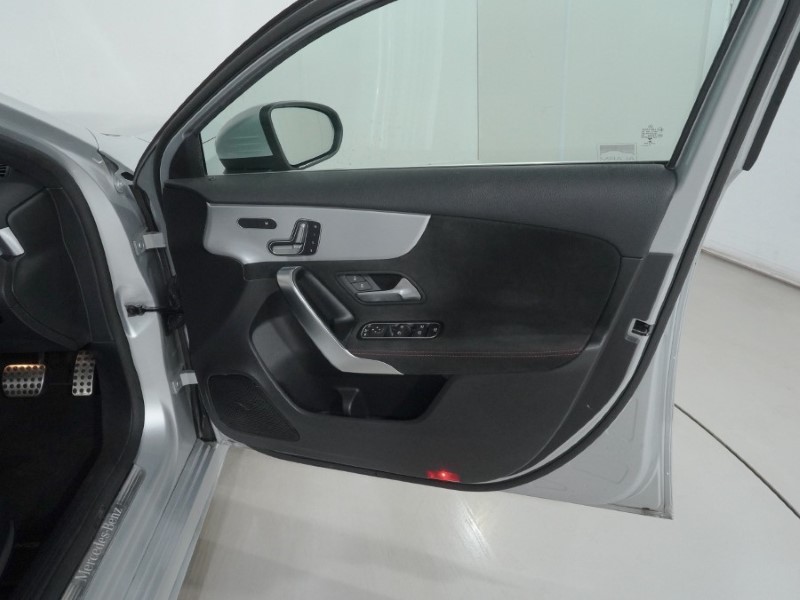 2020 (70) MERCEDES-BENZ A CLASS A180d AMG Line Premium Plus 5dr Auto 5135602