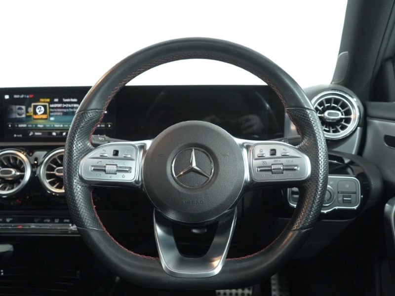 2020 (70) MERCEDES-BENZ A CLASS A180d AMG Line Premium Plus 5dr Auto 5135594