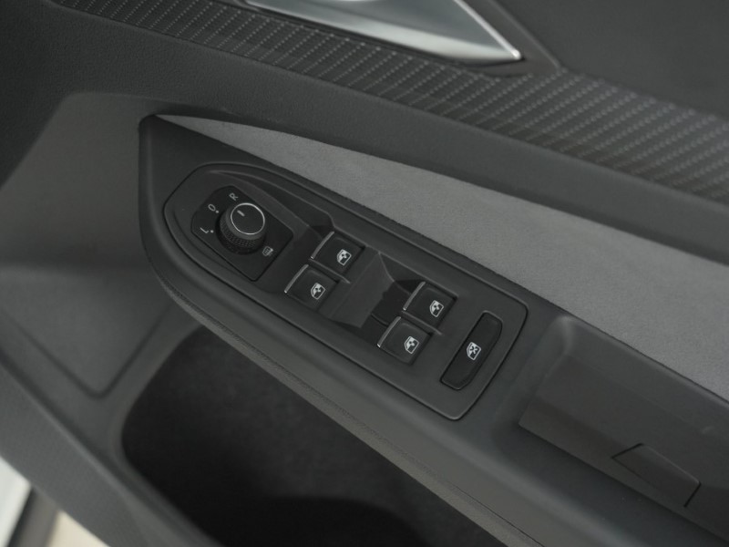 2022 (72) VOLKSWAGEN GOLF 1.5 TSI 150 R-Line 5dr 5209242