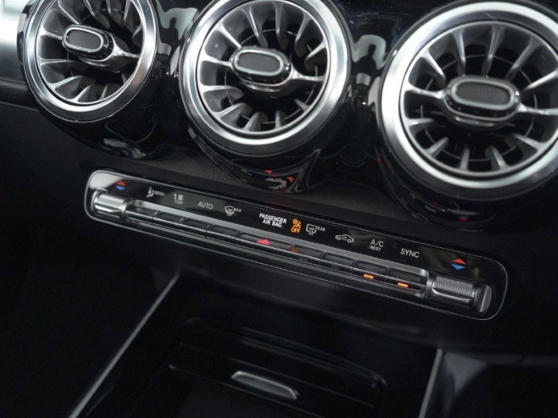 2023 (73) MERCEDES-BENZ GLB 220d 4M AMG Line Prem  PLUS Night Ed 5dr 8G-Tronic 5197185