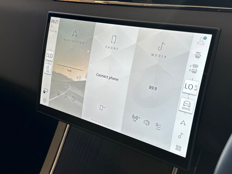 2025 (25) LAND ROVER RANGE ROVER EVOQUE 1.5 P270e Dynamic SE 5dr Auto 4971465