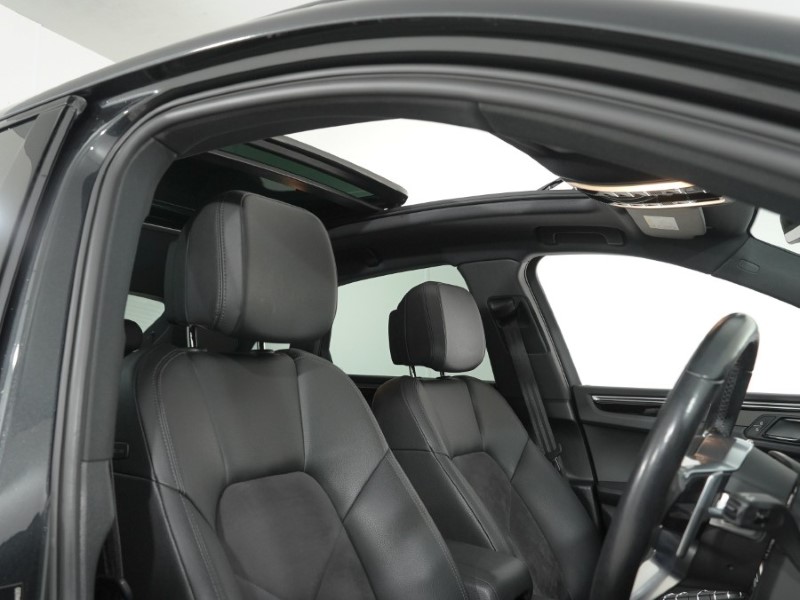 2020 (20) PORSCHE MACAN S 5dr PDK 5225226