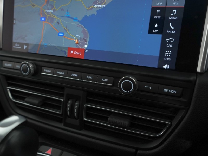 2020 (20) PORSCHE MACAN S 5dr PDK 5225255