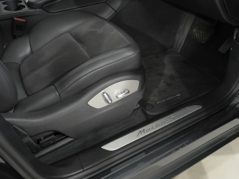 2020 (20) PORSCHE MACAN S 5dr PDK 5225232