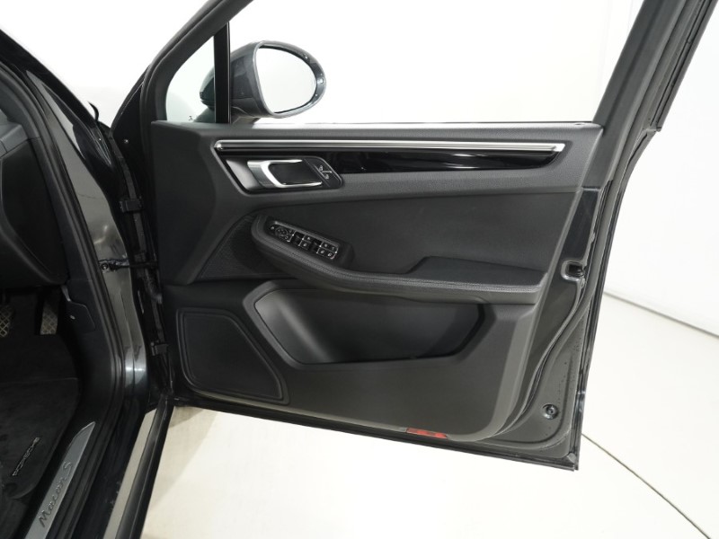 2020 (20) PORSCHE MACAN S 5dr PDK 5225230