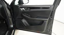 2020 (20) PORSCHE MACAN S 5dr PDK 5225230