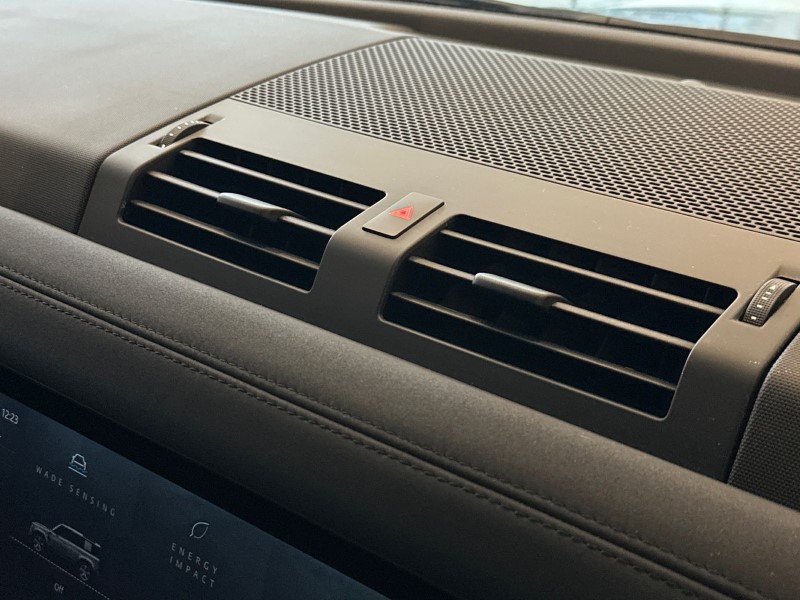 2022 (72) LAND ROVER DEFENDER 3.0 D250 SE 110 5dr Auto 4964233