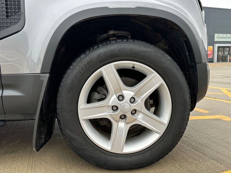 2022 (72) LAND ROVER DEFENDER 3.0 D250 SE 110 5dr Auto 4964208