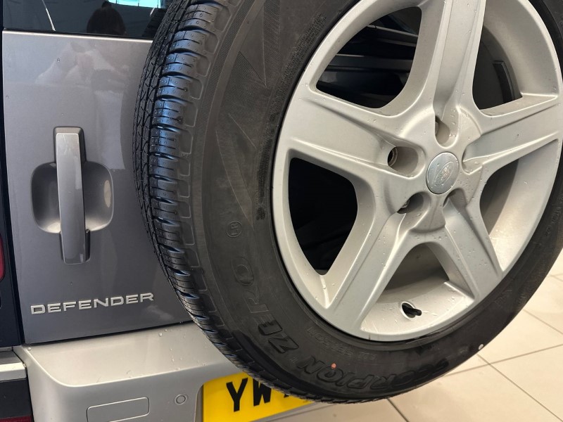 2022 (72) LAND ROVER DEFENDER 3.0 D250 SE 110 5dr Auto 4964243