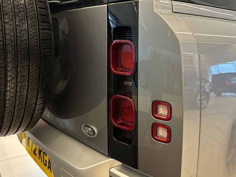 2022 (72) LAND ROVER DEFENDER 3.0 D250 SE 110 5dr Auto 4964245