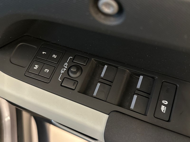 2022 (72) LAND ROVER DEFENDER 3.0 D250 SE 110 5dr Auto 4964223