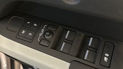 2022 (72) LAND ROVER DEFENDER 3.0 D250 SE 110 5dr Auto 4964223