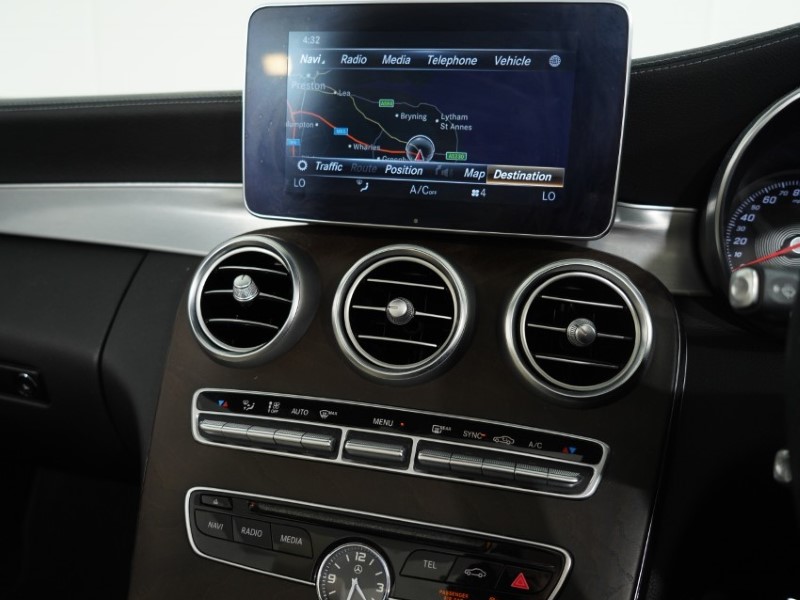 2017 (17) MERCEDES-BENZ C CLASS C200 AMG Line Premium Plus 2dr Auto 5263475