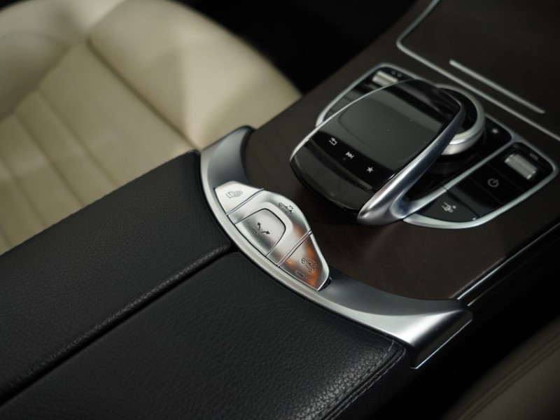 2017 (17) MERCEDES-BENZ C CLASS C200 AMG Line Premium Plus 2dr Auto 5263463