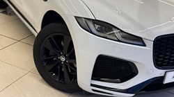 2023 (23) JAGUAR F-PACE 2.0 D200 R-Dynamic SE Black 5dr Auto AWD 4959330