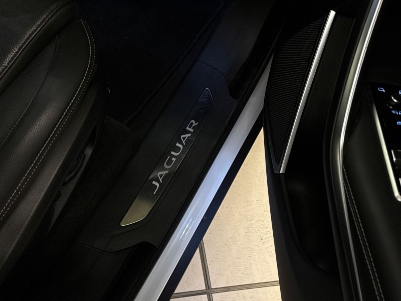 2023 (23) JAGUAR F-PACE 2.0 D200 R-Dynamic SE Black 5dr Auto AWD 4959326