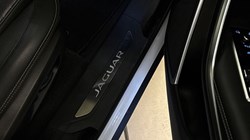 2023 (23) JAGUAR F-PACE 2.0 D200 R-Dynamic SE Black 5dr Auto AWD 4959326