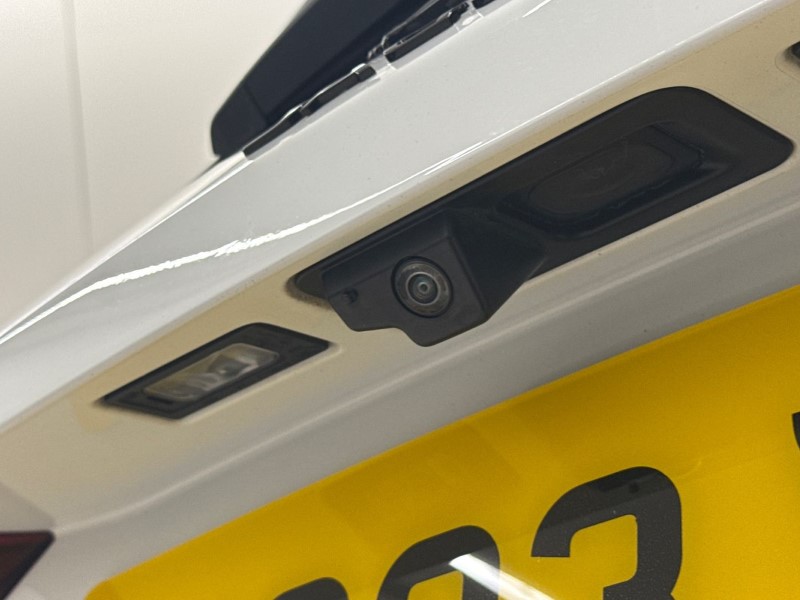 2023 (23) JAGUAR F-PACE 2.0 D200 R-Dynamic SE Black 5dr Auto AWD 4959329