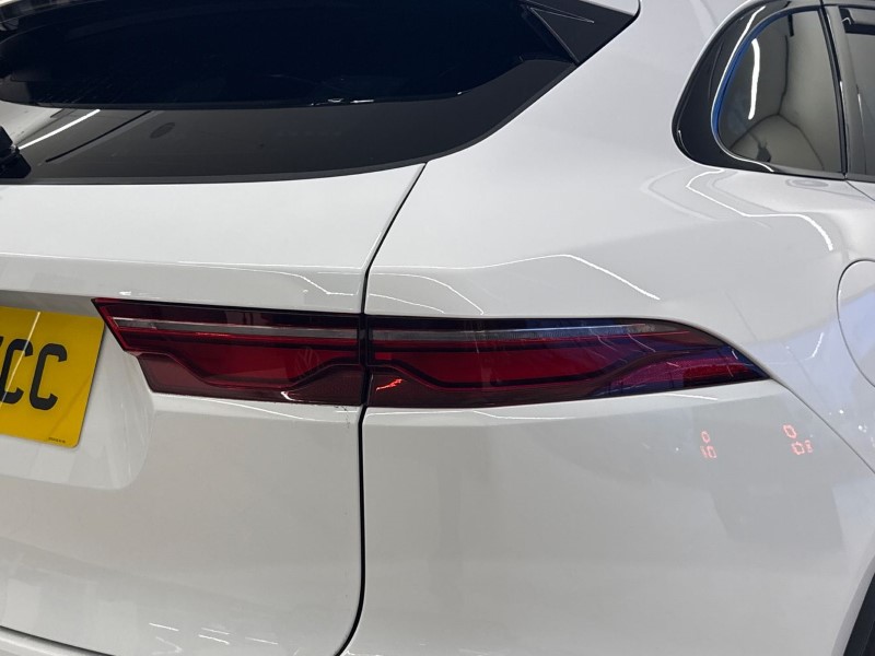 2023 (23) JAGUAR F-PACE 2.0 D200 R-Dynamic SE Black 5dr Auto AWD 4959335