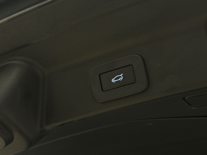 2023 (23) JAGUAR F-PACE 2.0 D200 R-Dynamic SE Black 5dr Auto AWD 4959328