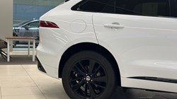 2023 (23) JAGUAR F-PACE 2.0 D200 R-Dynamic SE Black 5dr Auto AWD 4959341