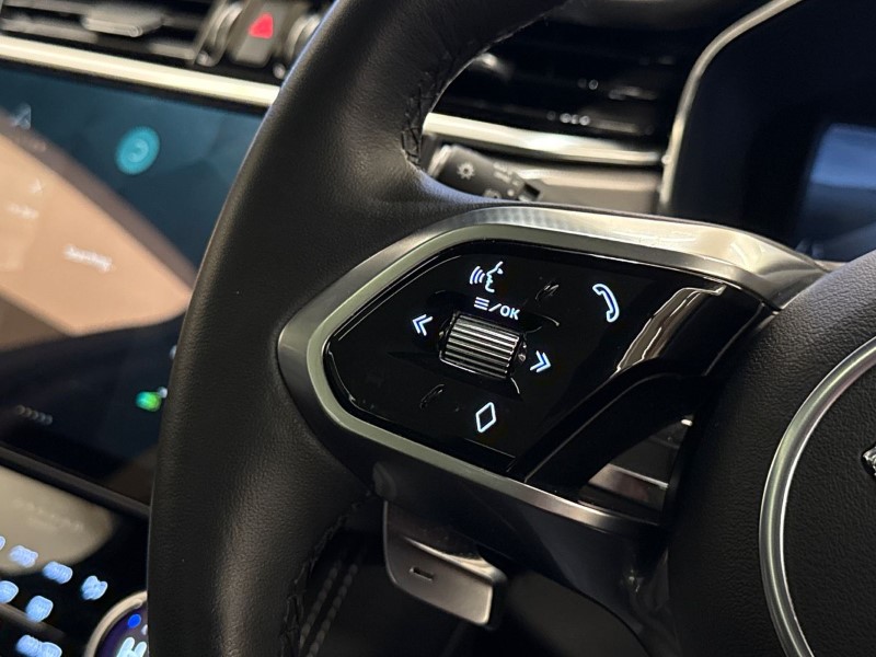 2023 (23) JAGUAR F-PACE 2.0 D200 R-Dynamic SE Black 5dr Auto AWD 4959316