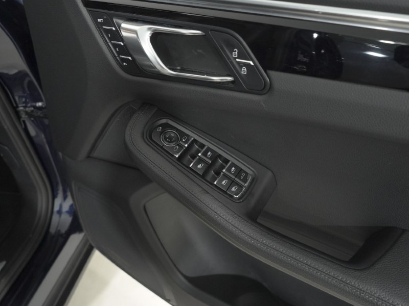 2020 (20) PORSCHE MACAN S 5dr PDK 5267398