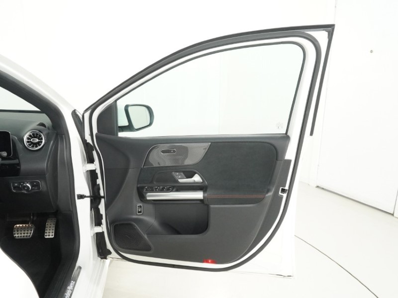 2019 (19) MERCEDES-BENZ B CLASS B200d AMG Line Premium 5dr Auto 5276756