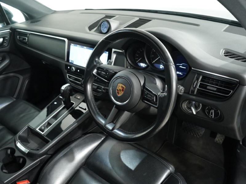 2022 (22) PORSCHE MACAN 5dr PDK 5274080
